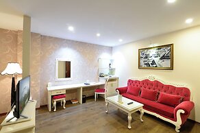 Ladalat Hotel
