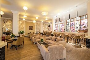 Ladalat Hotel