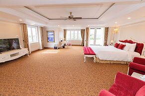 Ladalat Hotel