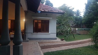 Siriniwasa Villa Induruwa