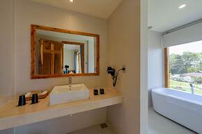 Camia Resort & Spa