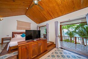 Camia Resort & Spa