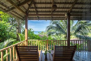 Camia Resort & Spa