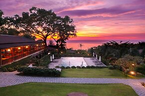 Camia Resort & Spa