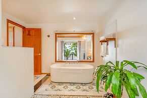 Camia Resort & Spa