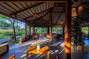 Camia Resort & Spa