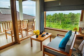Camia Resort & Spa