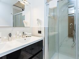 Queen Palace Suites