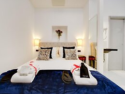 Queen Palace Suites