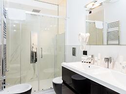 Queen Palace Suites