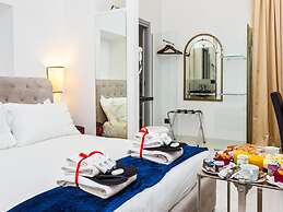 Queen Palace Suites