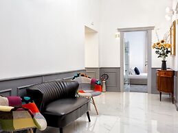 Queen Palace Suites
