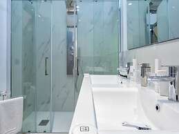 Queen Palace Suites