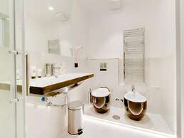 Queen Palace Suites