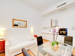 Queen Palace Suites