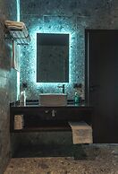 Black Beach Suites
