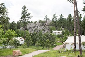 Under Canvas Mount Rushmore