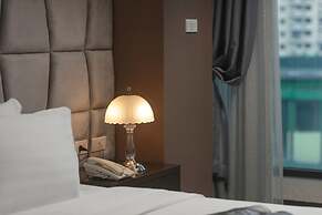 Brilliant Me Tri Hotel
