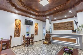 Villa Bayon Guides