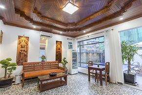 Villa Bayon Guides