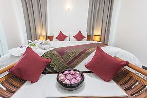 Villa Bayon Guides