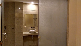 Sallow Royal Suites