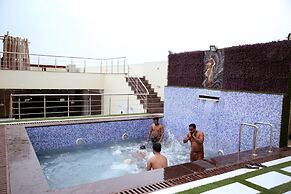 Sallow Royal Suites