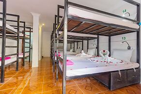 Kafu Hostel & Pool