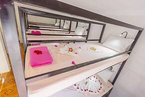 Kafu Hostel & Pool
