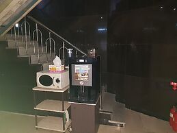 Cube Hotel