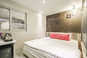 Cube Hotel