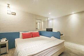 Cube Hotel