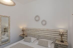 Irini Pension