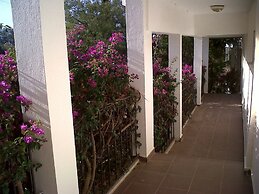 Ant Apart Hotel