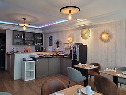 Brit Hotel Des Halles
