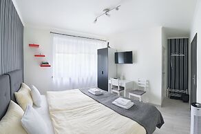 7th Room Guest House