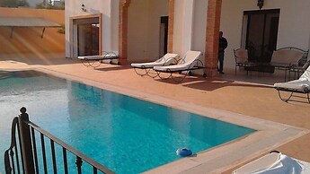 Spacious Comfortable Villa Ref T72024