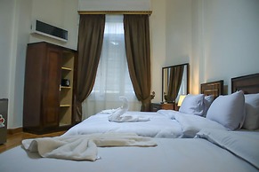 Midtown Hostel