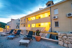 Kis Residence