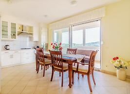 Kis Residence