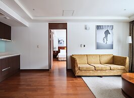 Adonis Hotel