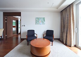 Adonis Hotel