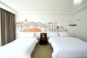 Adonis Hotel