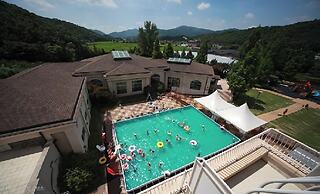 Adonis Hotel