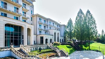 Adonis Hotel