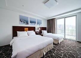 Adonis Hotel