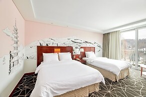 Adonis Hotel