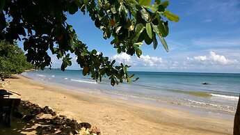 Bonhomie Beach Cottages