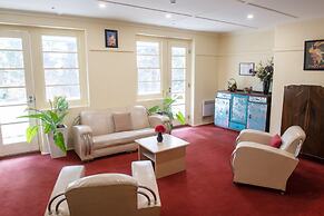 Linaker Art Deco Motel