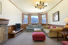 Aurora Villa